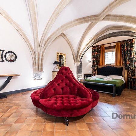 Piazza San Domenico Suite By Domusextra Неаполь Екстер'єр фото