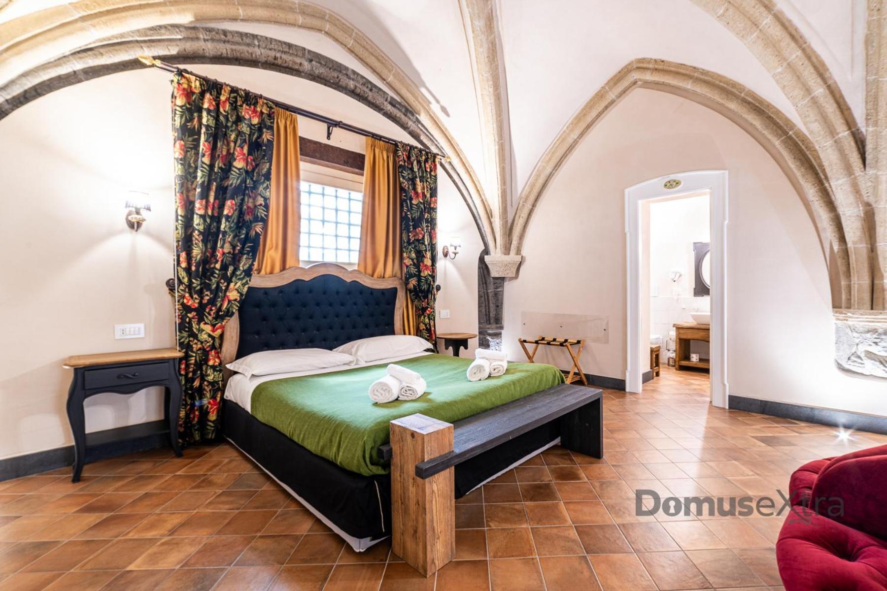 Piazza San Domenico Suite By Domusextra Неаполь Екстер'єр фото