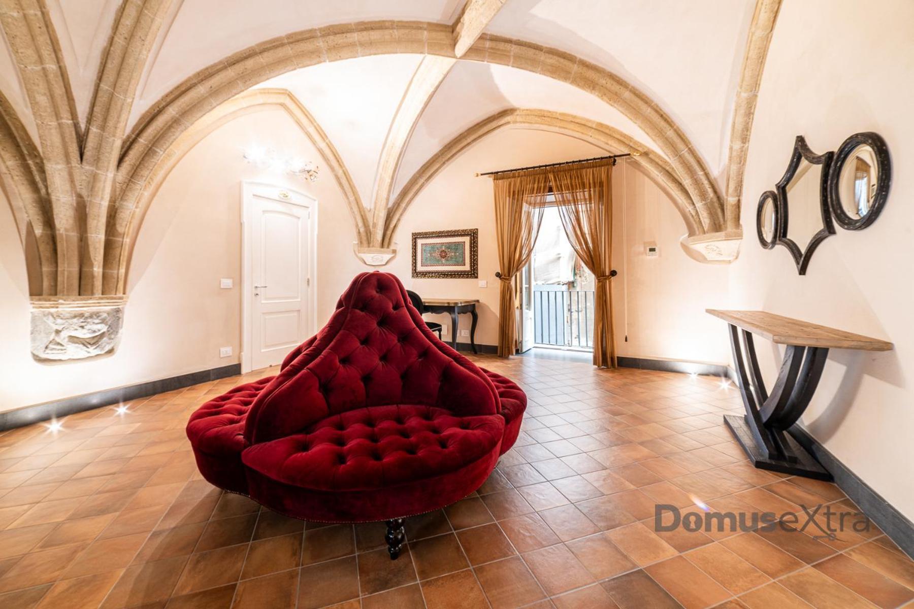 Piazza San Domenico Suite By Domusextra Неаполь Екстер'єр фото